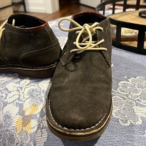 Kenneth Cole Reaction suede low cut boots. Mens 10.5 US.